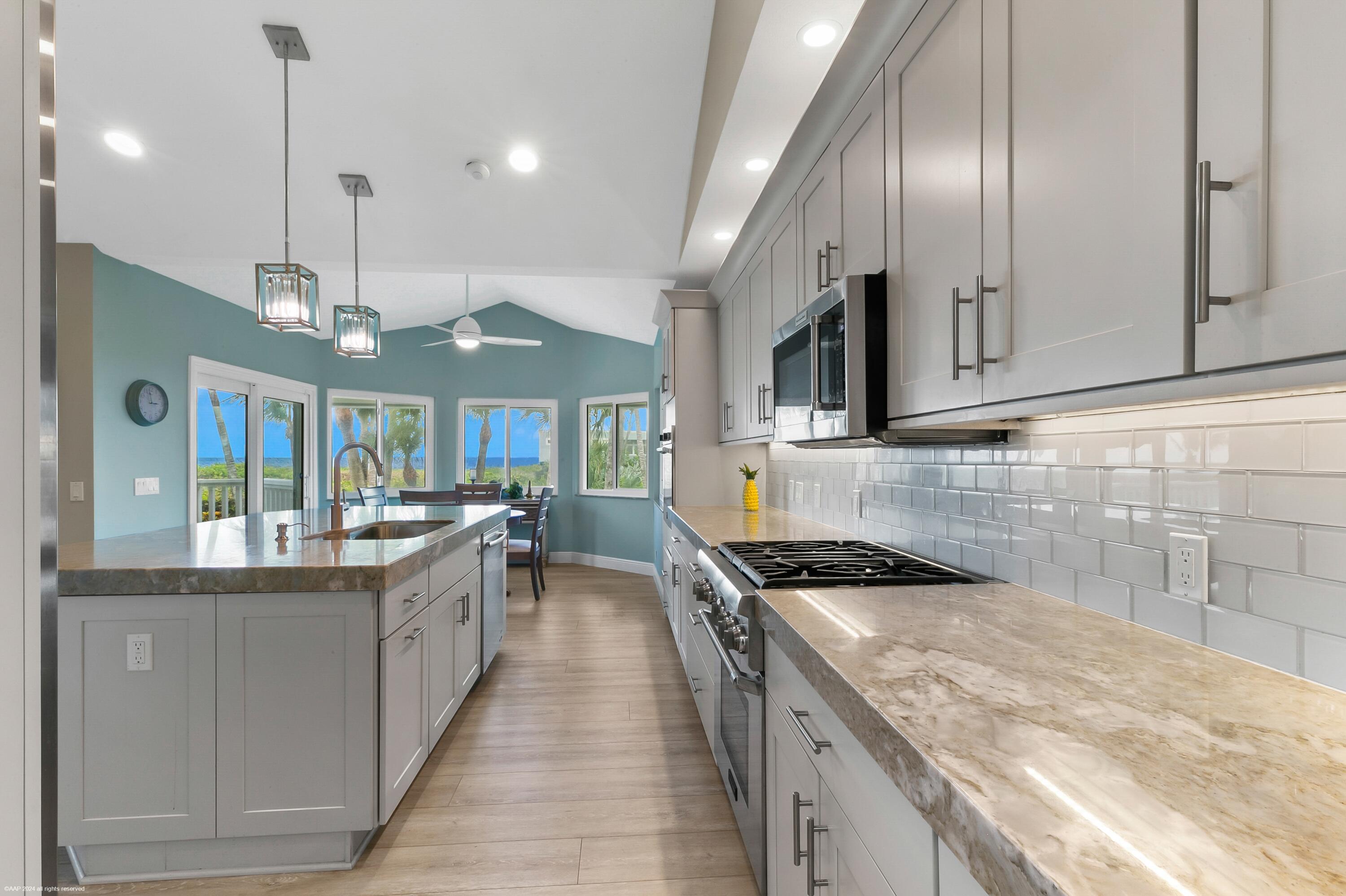 162 N Beach, Jupiter Island FL 33455