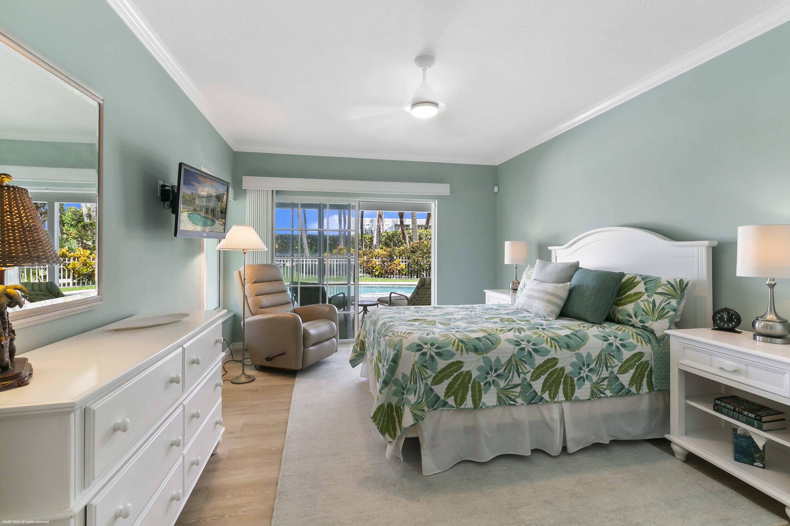 162 N Beach, Jupiter Island FL 33455