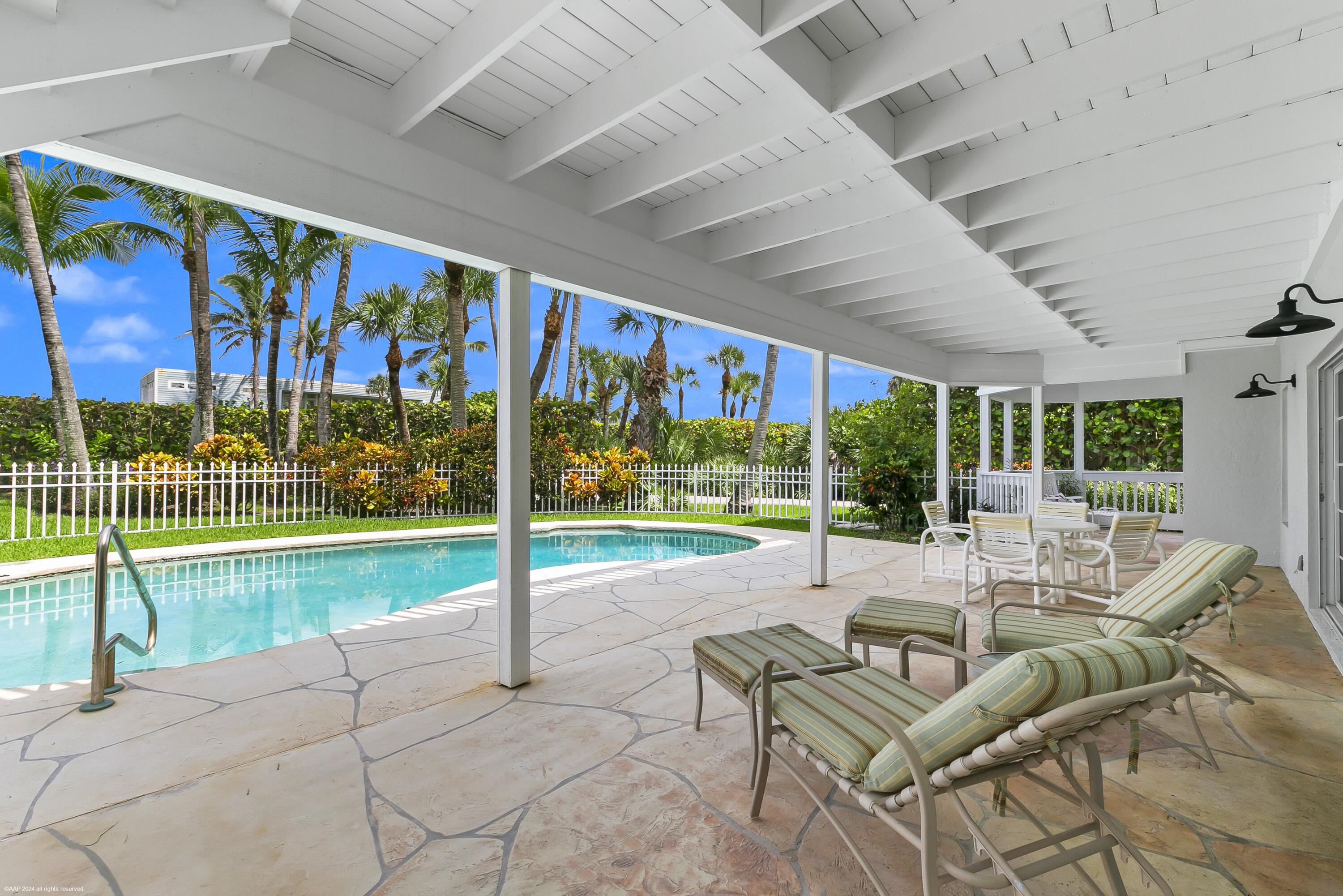 162 N Beach, Jupiter Island FL 33455