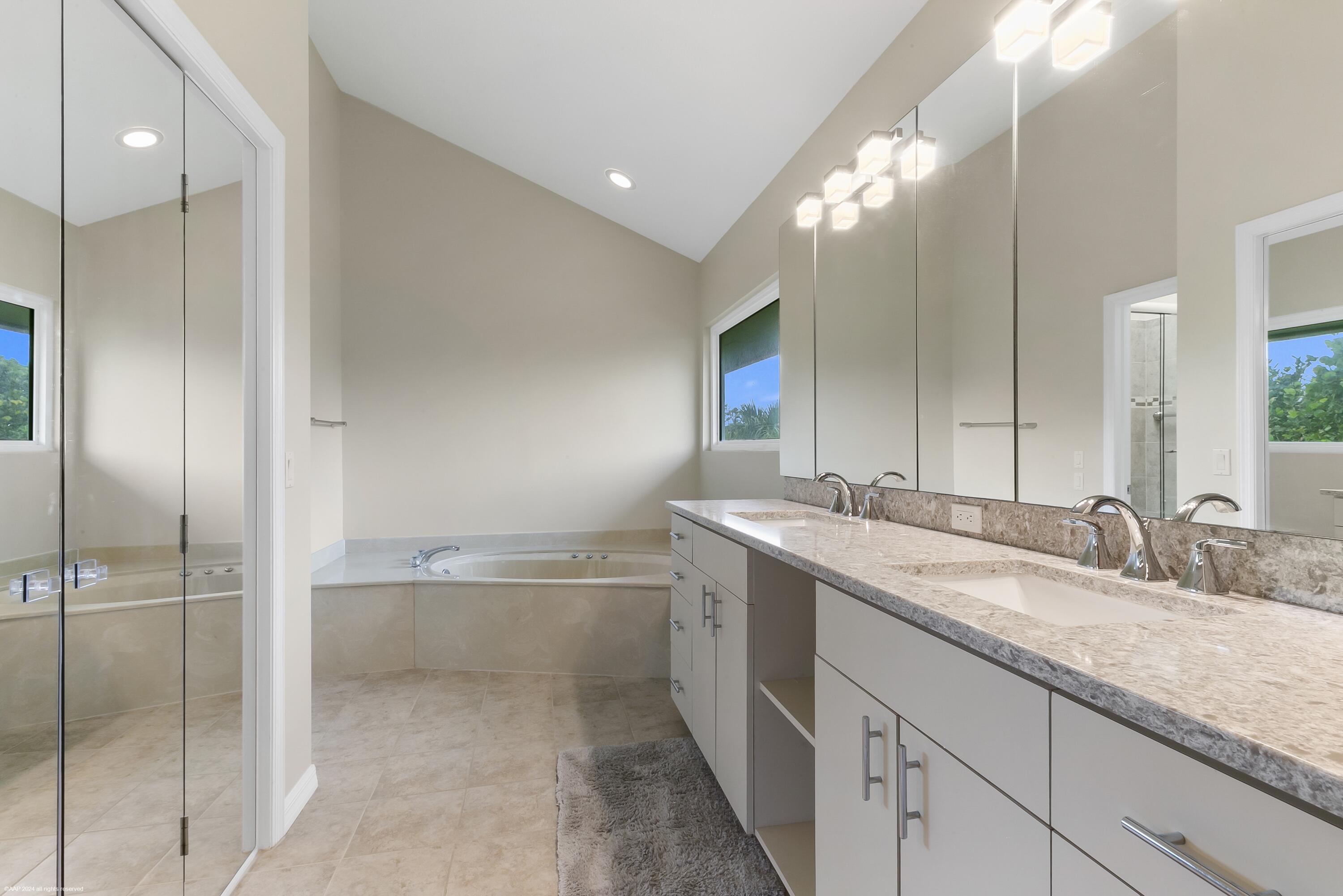 162 N Beach, Jupiter Island FL 33455