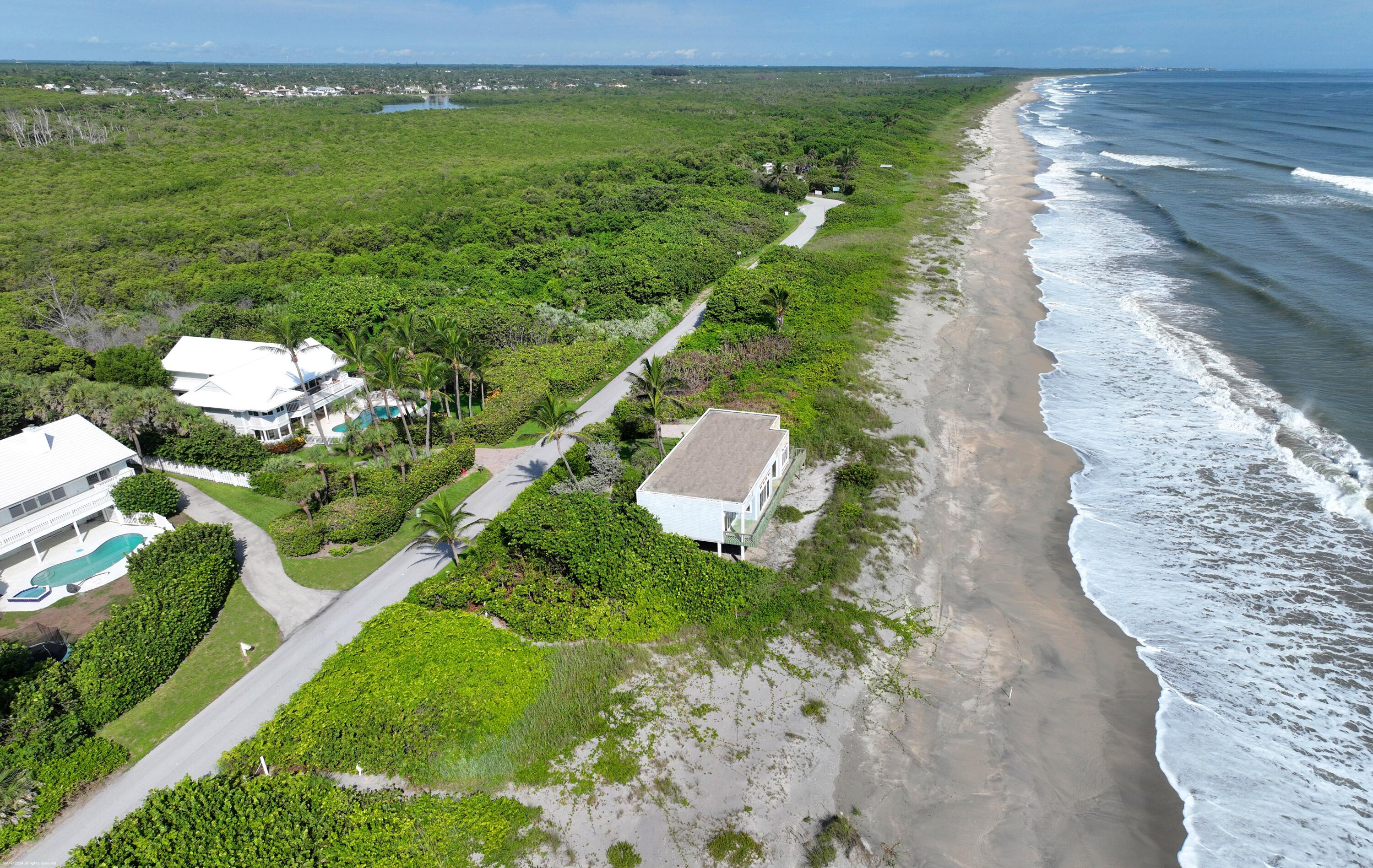 162 N Beach, Jupiter Island FL 33455