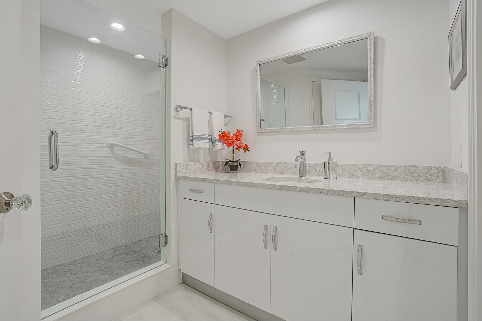 3620 Gardens #802b, Palm Beach Gardens FL 33410