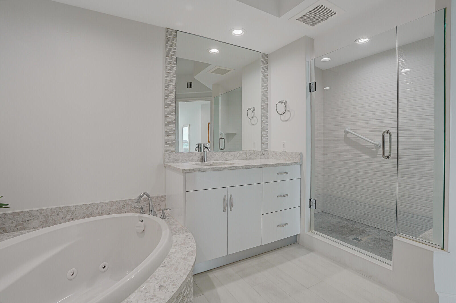 3620 Gardens #802b, Palm Beach Gardens FL 33410