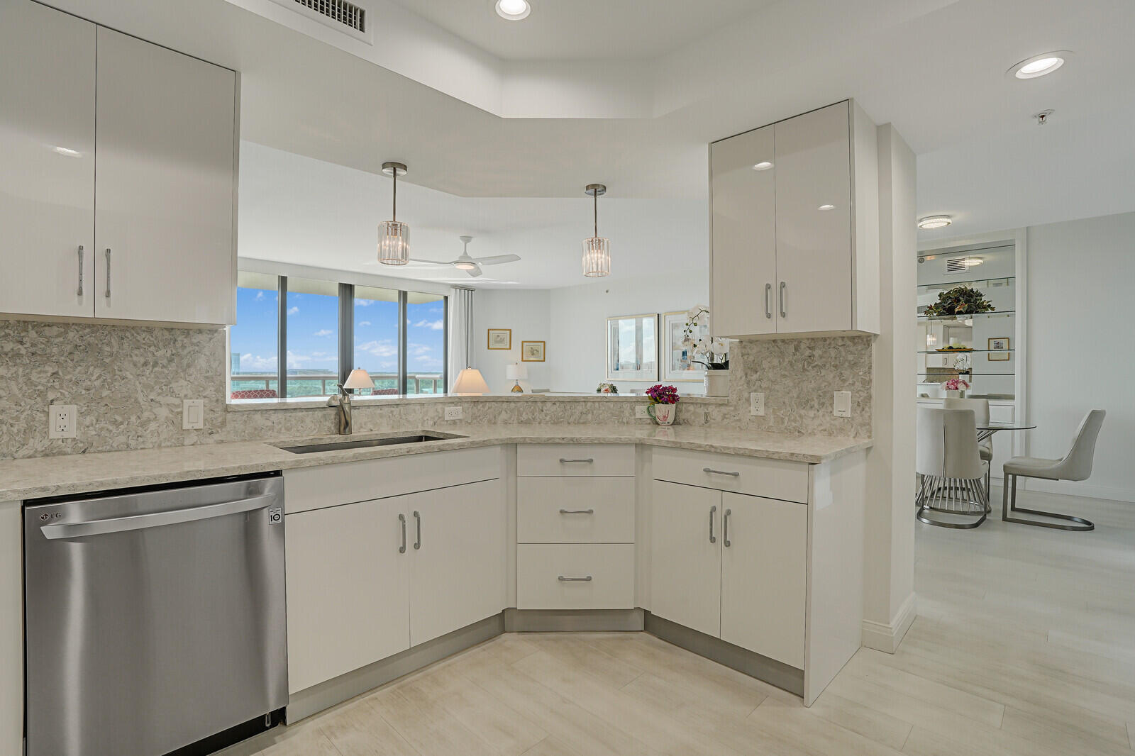 3620 Gardens #802b, Palm Beach Gardens FL 33410