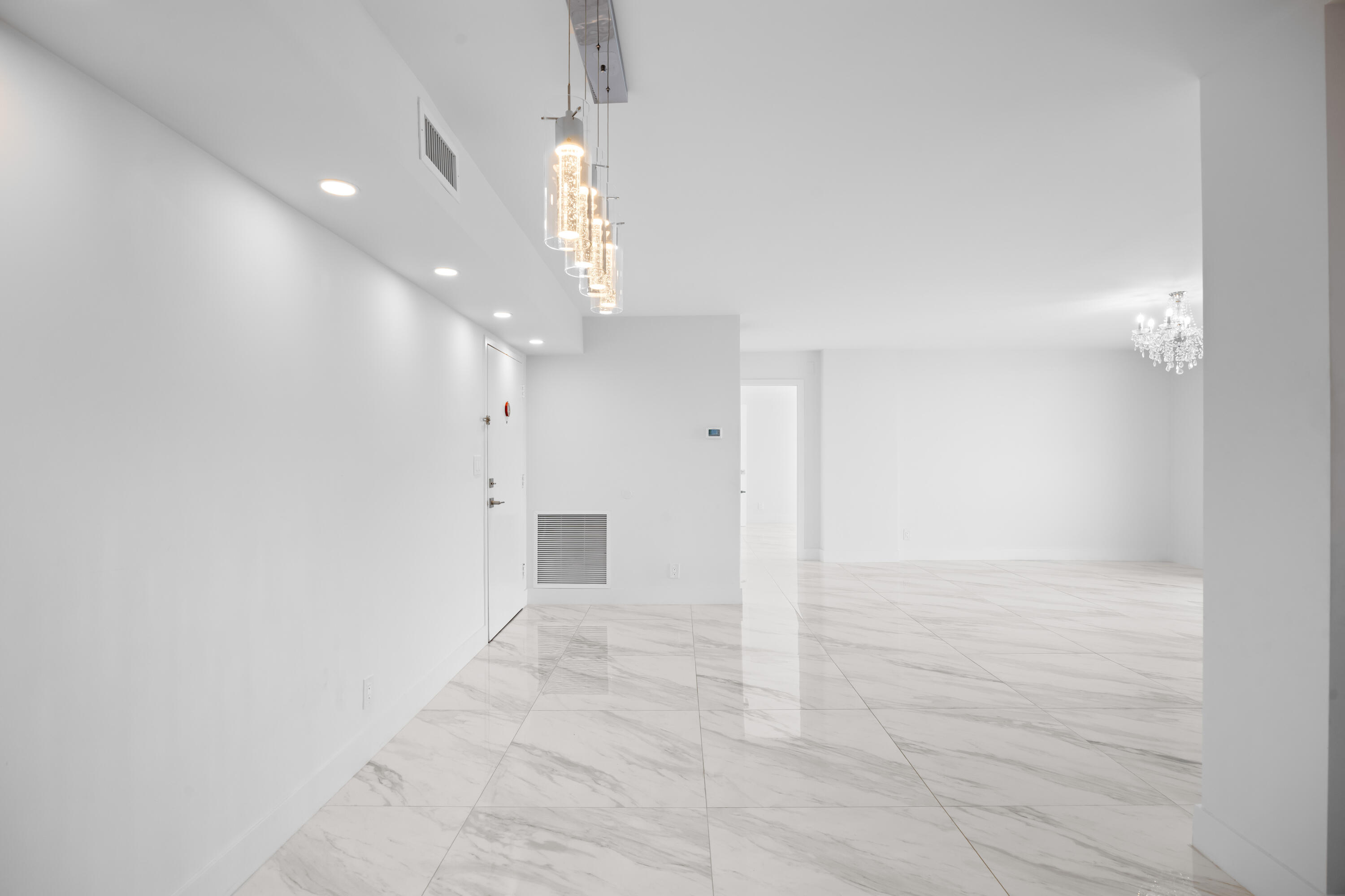137 Golden Isles #914, Hallandale Beach FL 33009