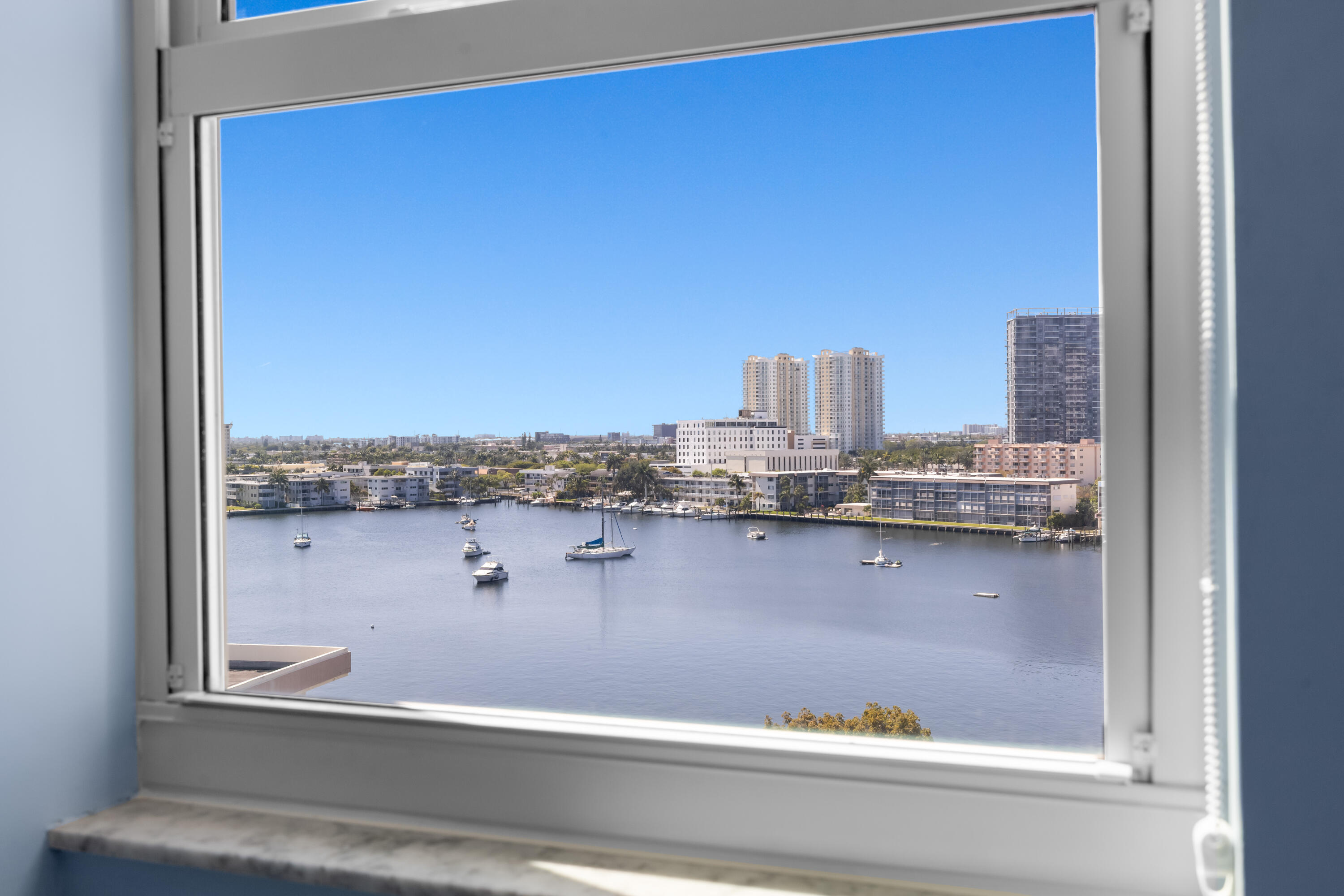 137 Golden Isles #914, Hallandale Beach FL 33009