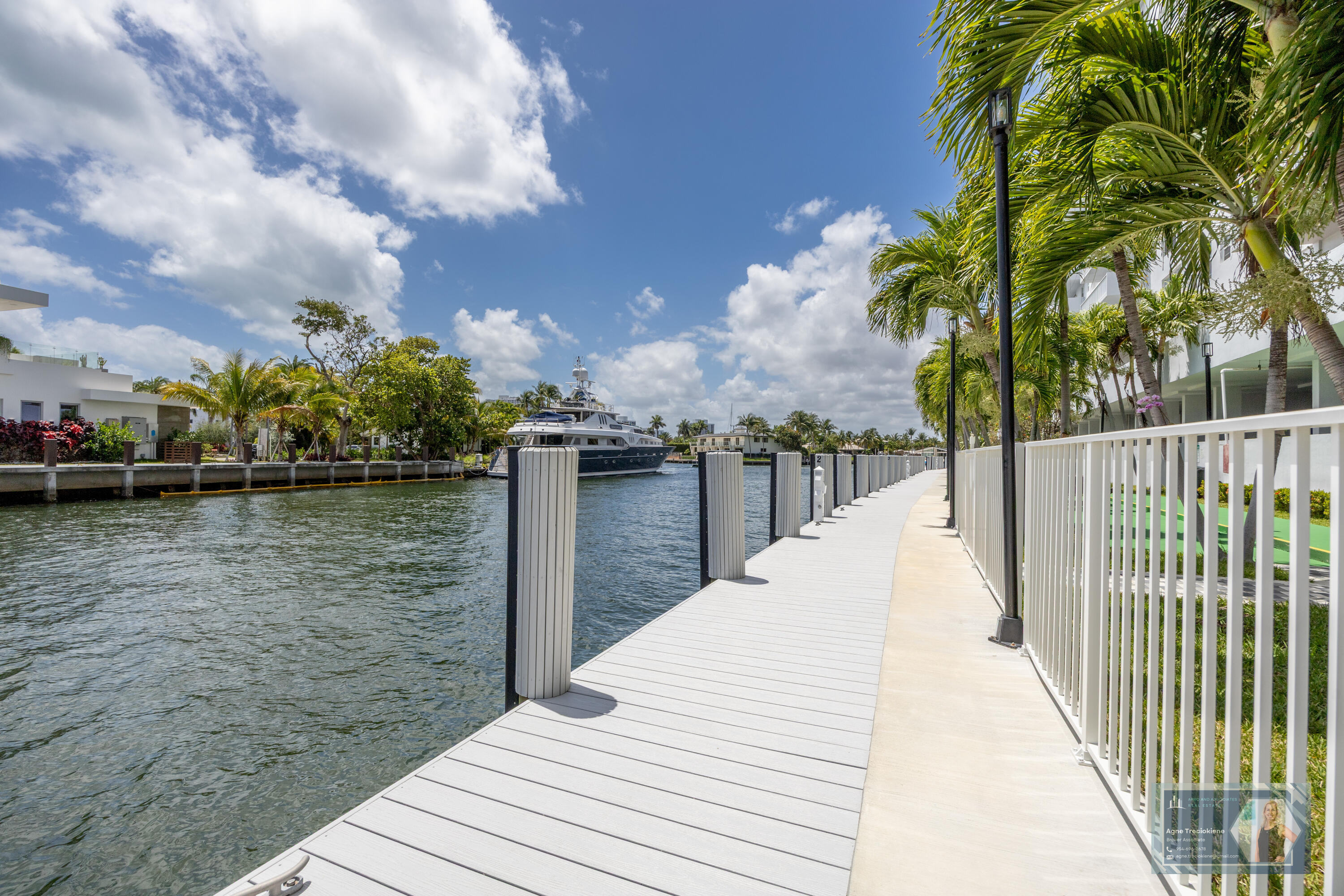 137 Golden Isles #914, Hallandale Beach FL 33009