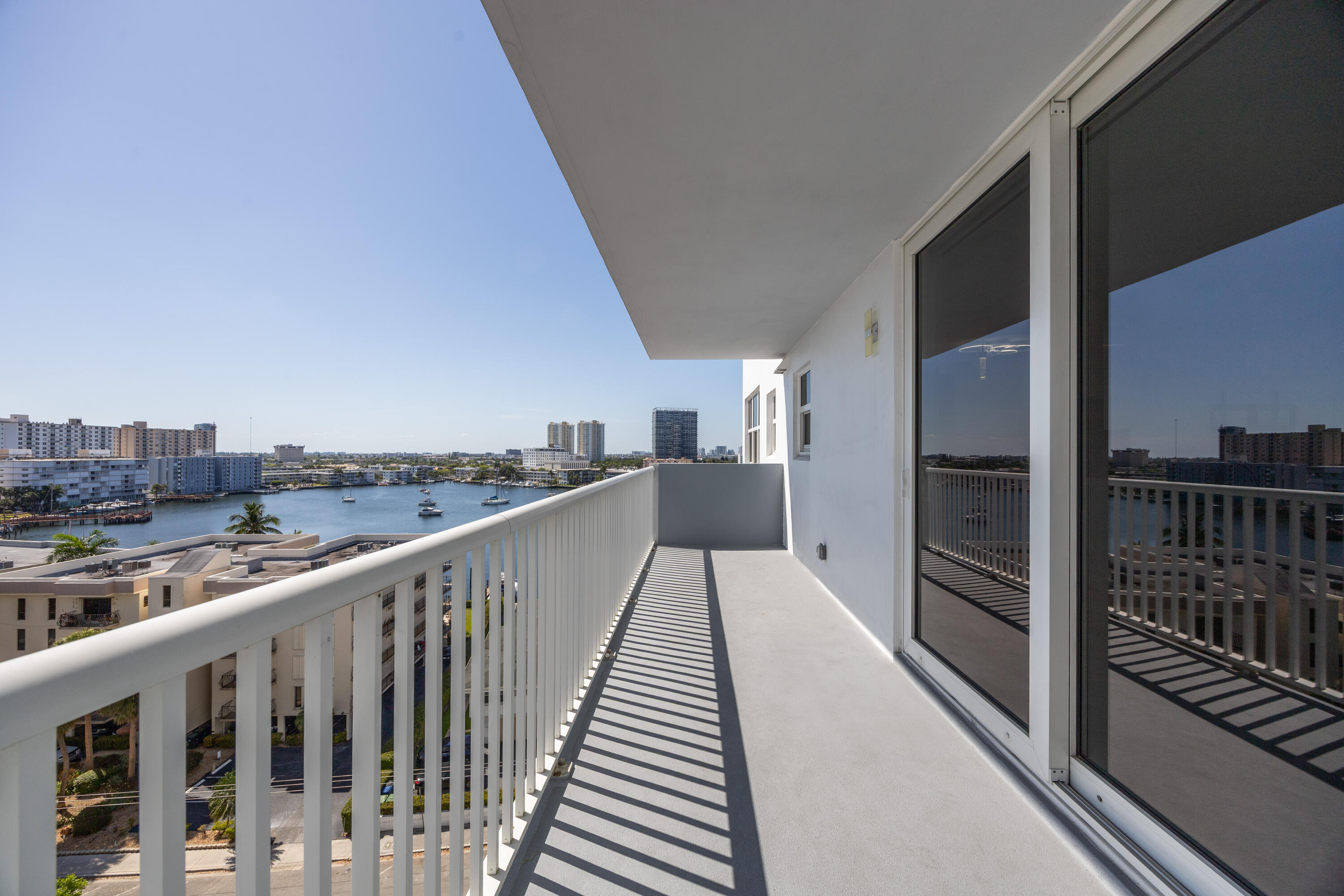 137 Golden Isles #914, Hallandale Beach FL 33009