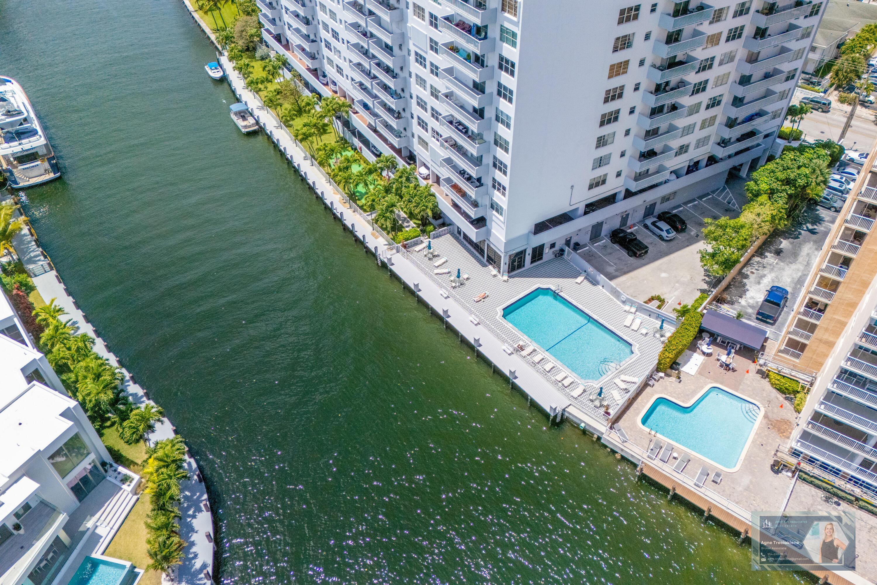 137 Golden Isles #914, Hallandale Beach FL 33009