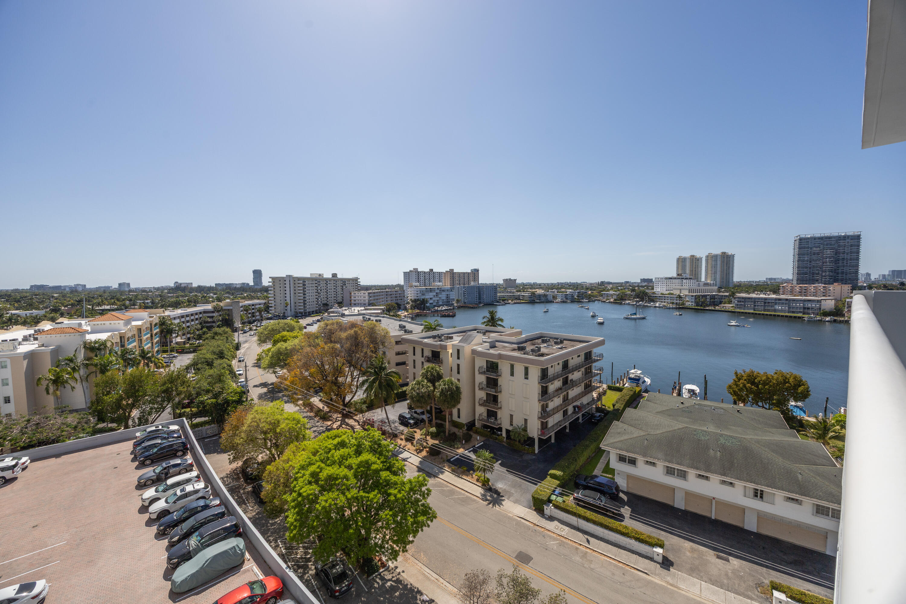 137 Golden Isles #914, Hallandale Beach FL 33009