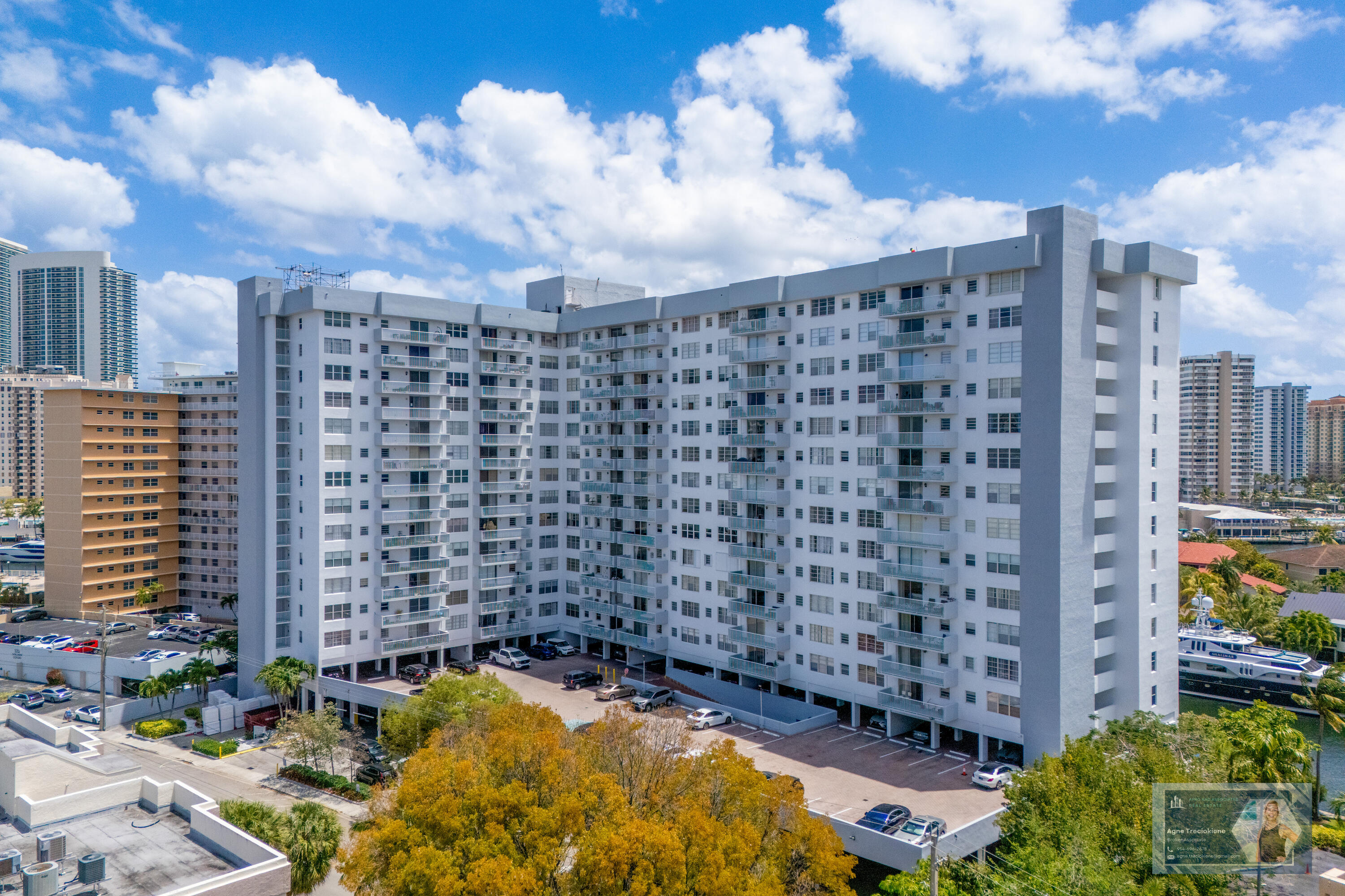 137 Golden Isles #914, Hallandale Beach FL 33009