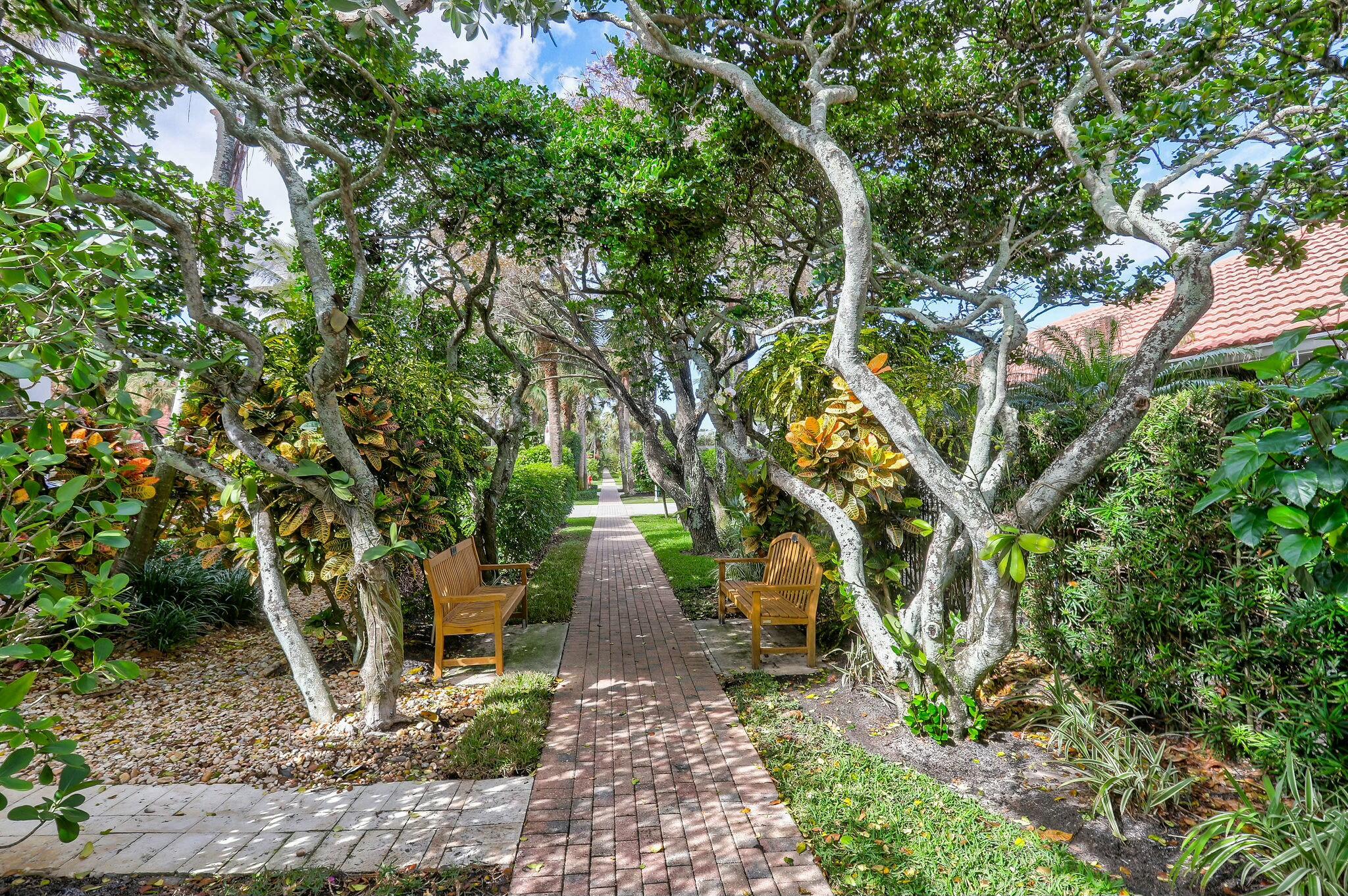 170 Beacon, Jupiter Inlet Colony FL 33469