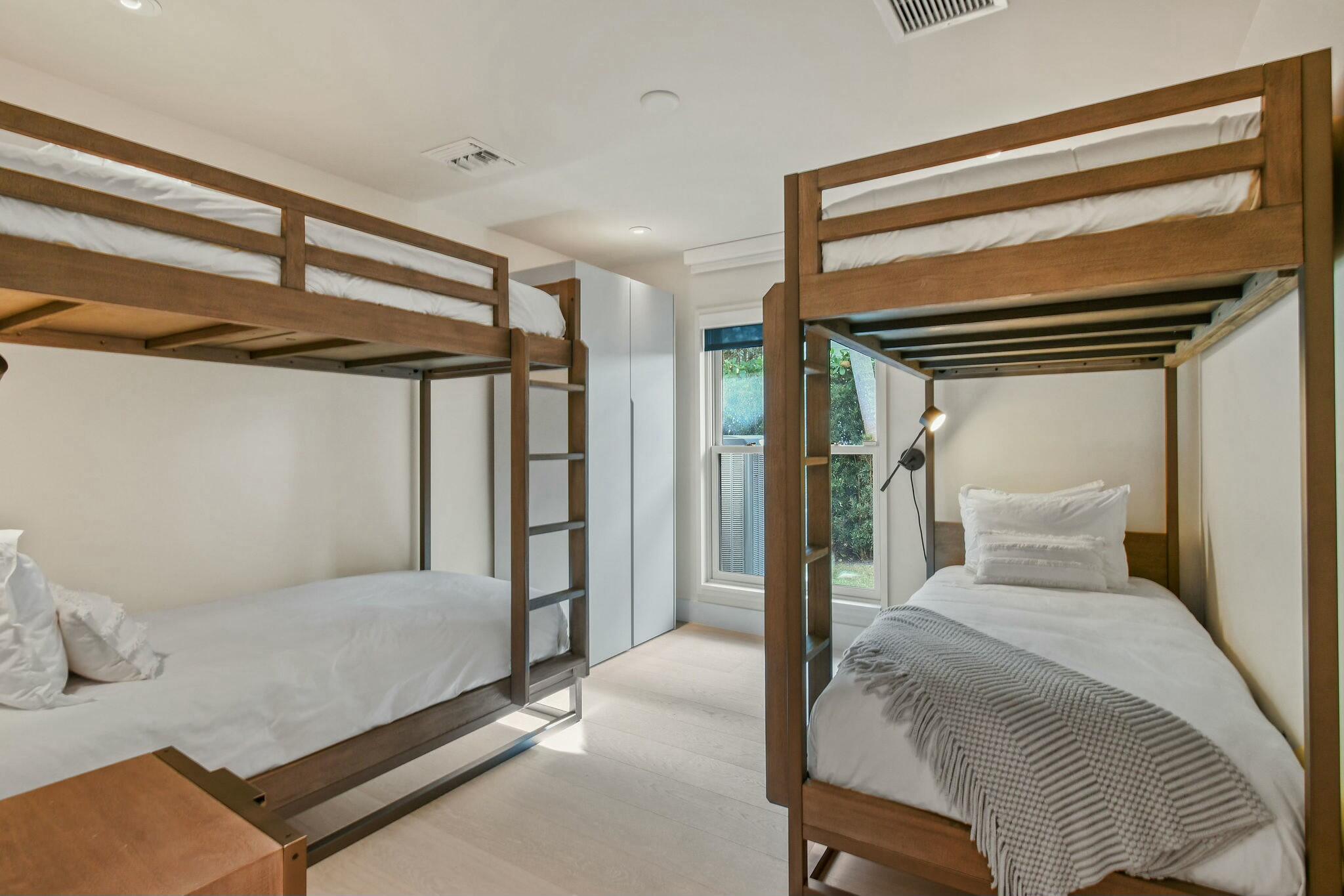 170 Beacon, Jupiter Inlet Colony FL 33469