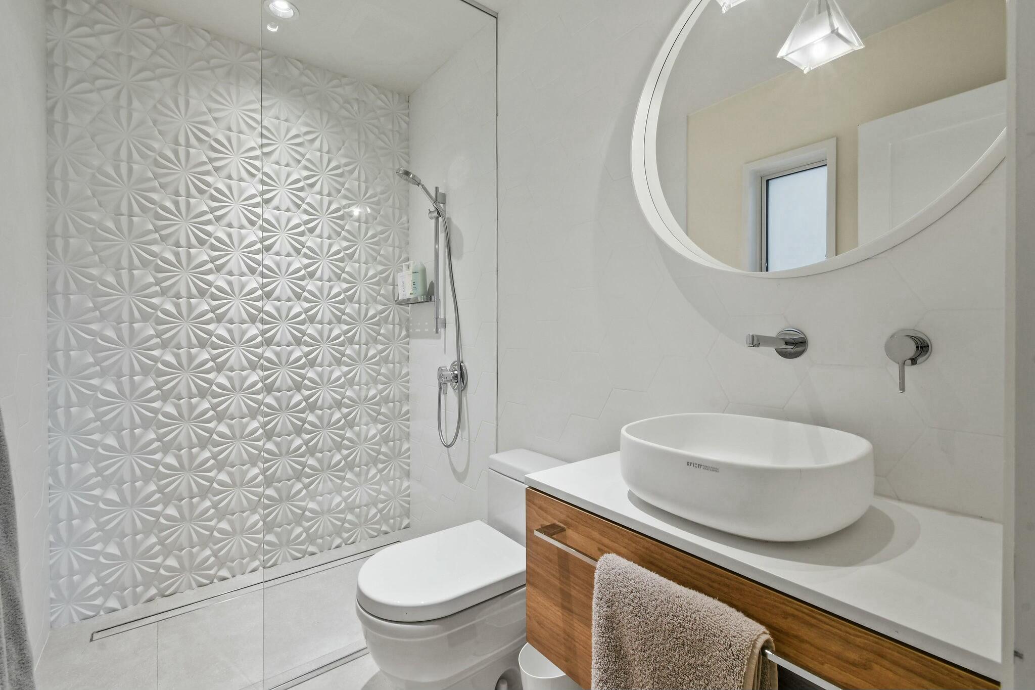 170 Beacon, Jupiter Inlet Colony FL 33469