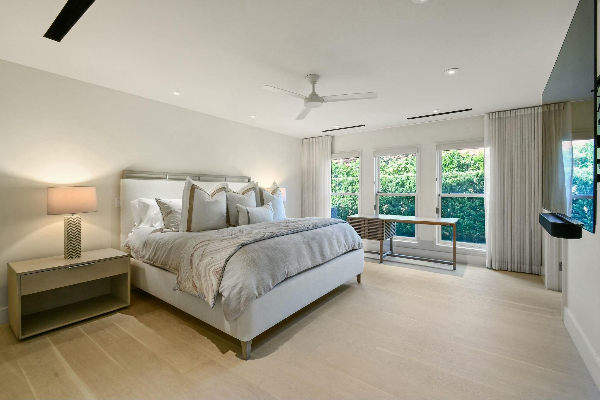 170 Beacon, Jupiter Inlet Colony FL 33469