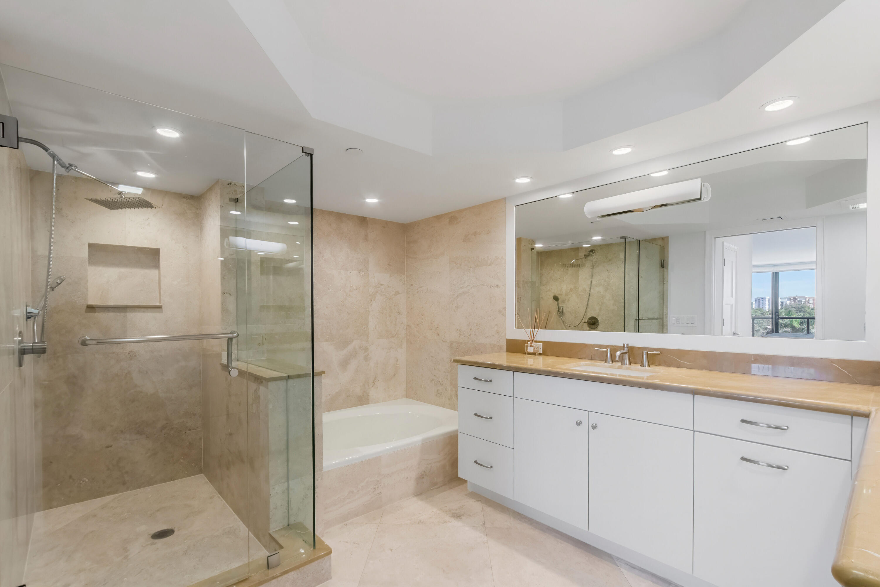 250 S Ocean 4e #4-e, Boca Raton FL 33432