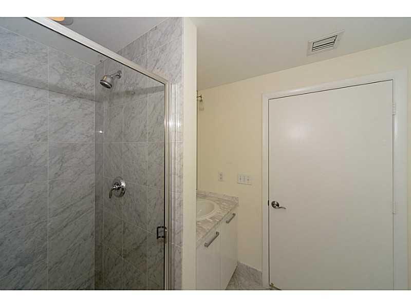 253 NE 2nd #2710, Miami FL 33132