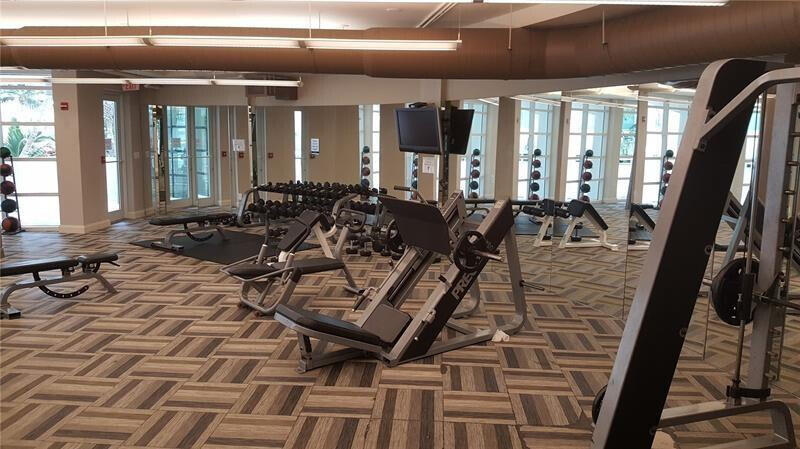 253 NE 2nd #2710, Miami FL 33132
