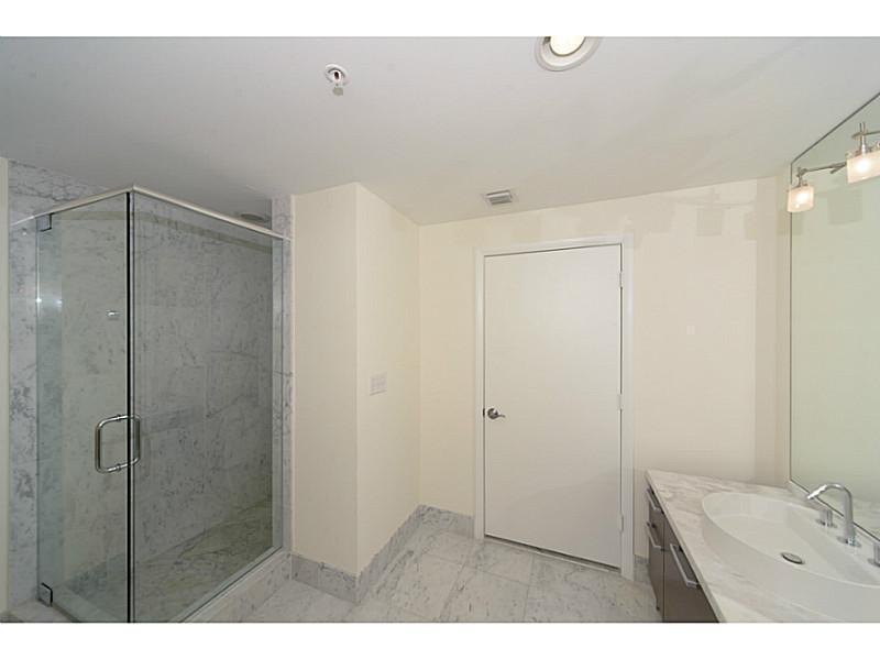 253 NE 2nd #2710, Miami FL 33132