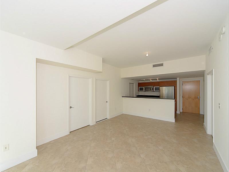 253 NE 2nd #2710, Miami FL 33132