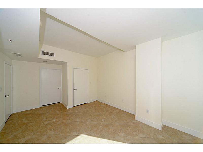 253 NE 2nd #2710, Miami FL 33132