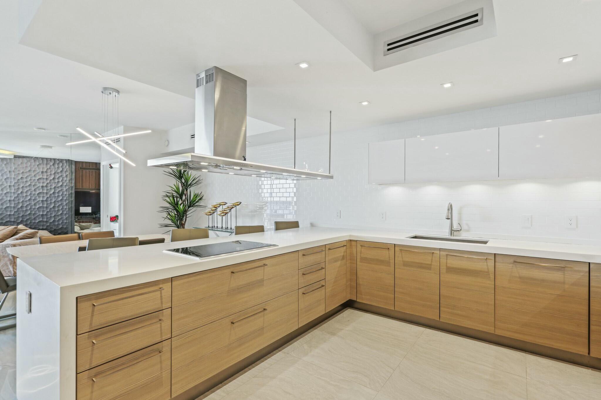 17301 Biscayne #707, North Miami Beach FL 33160