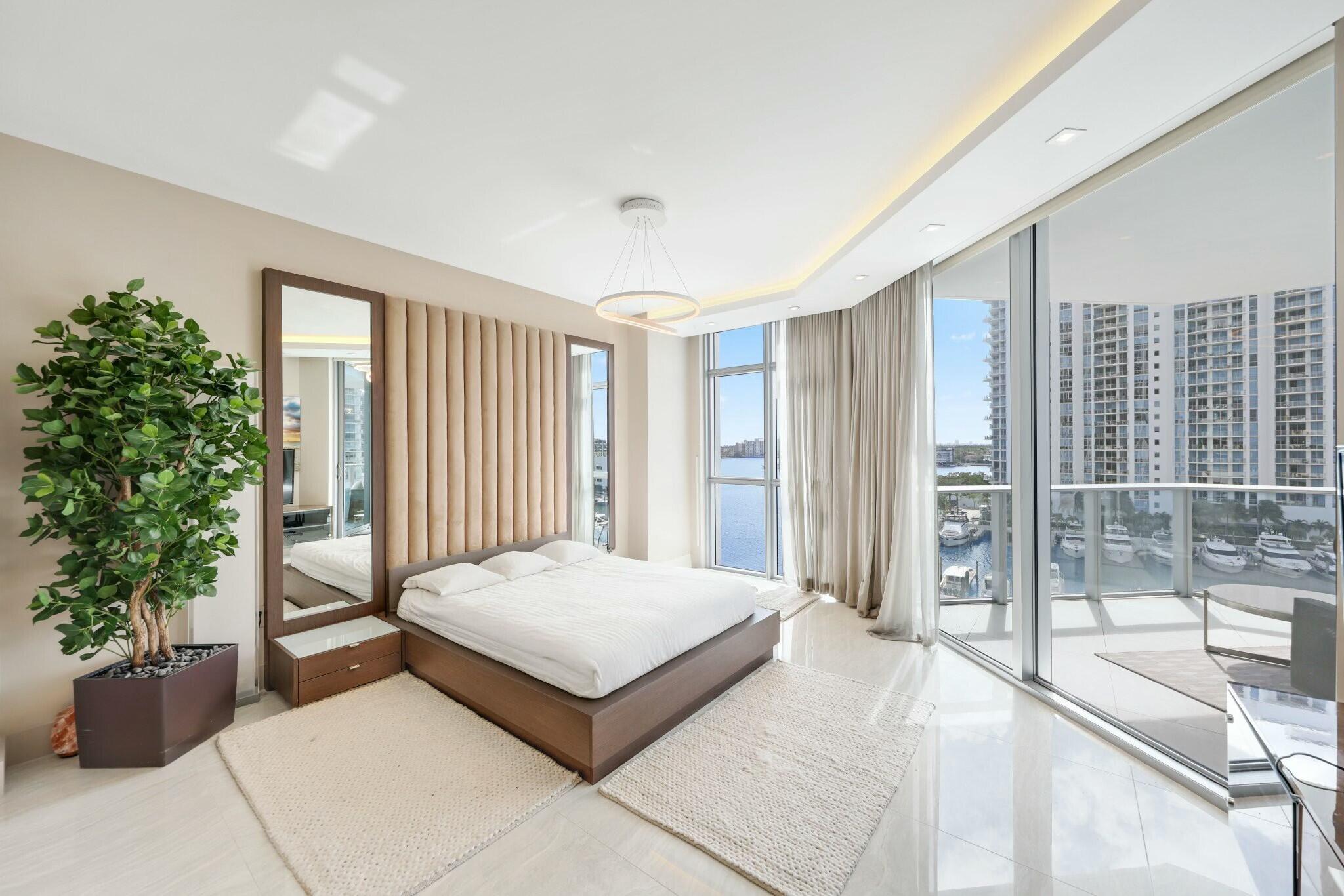 17301 Biscayne #707, North Miami Beach FL 33160