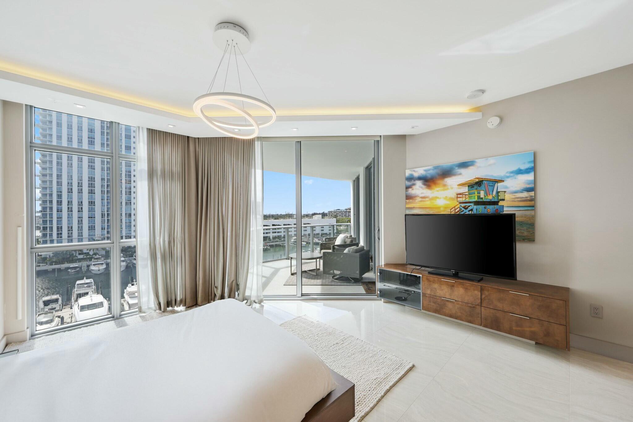 17301 Biscayne #707, North Miami Beach FL 33160