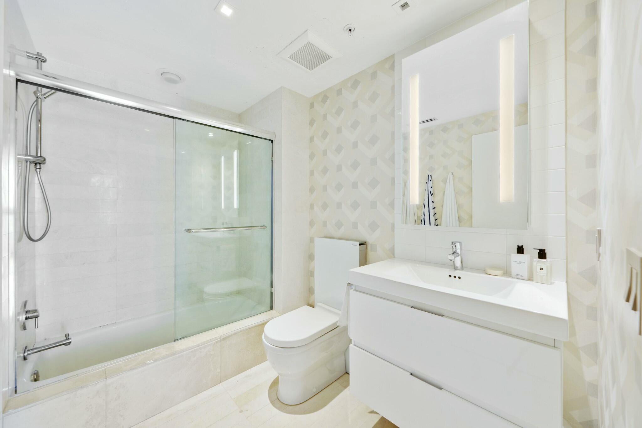 17301 Biscayne #707, North Miami Beach FL 33160