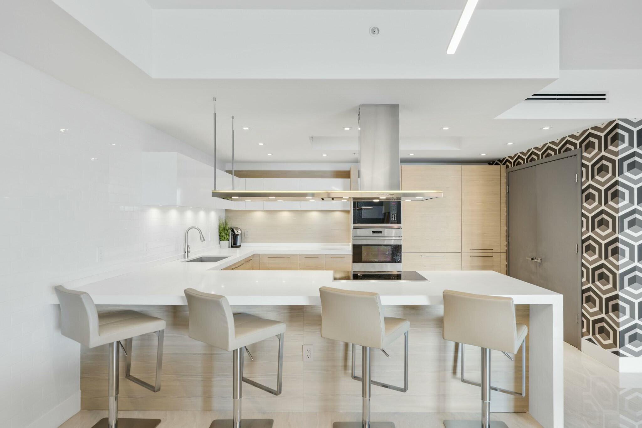 17301 Biscayne #707, North Miami Beach FL 33160