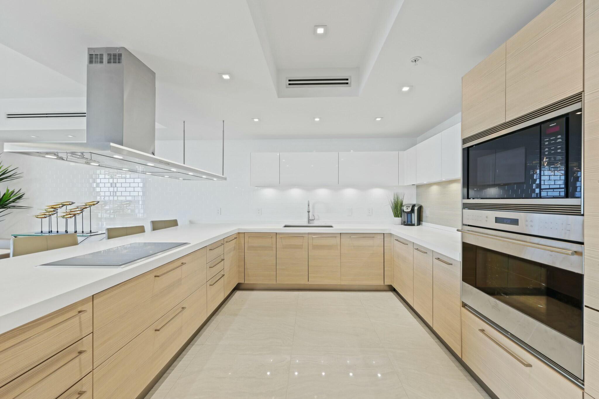 17301 Biscayne #707, North Miami Beach FL 33160