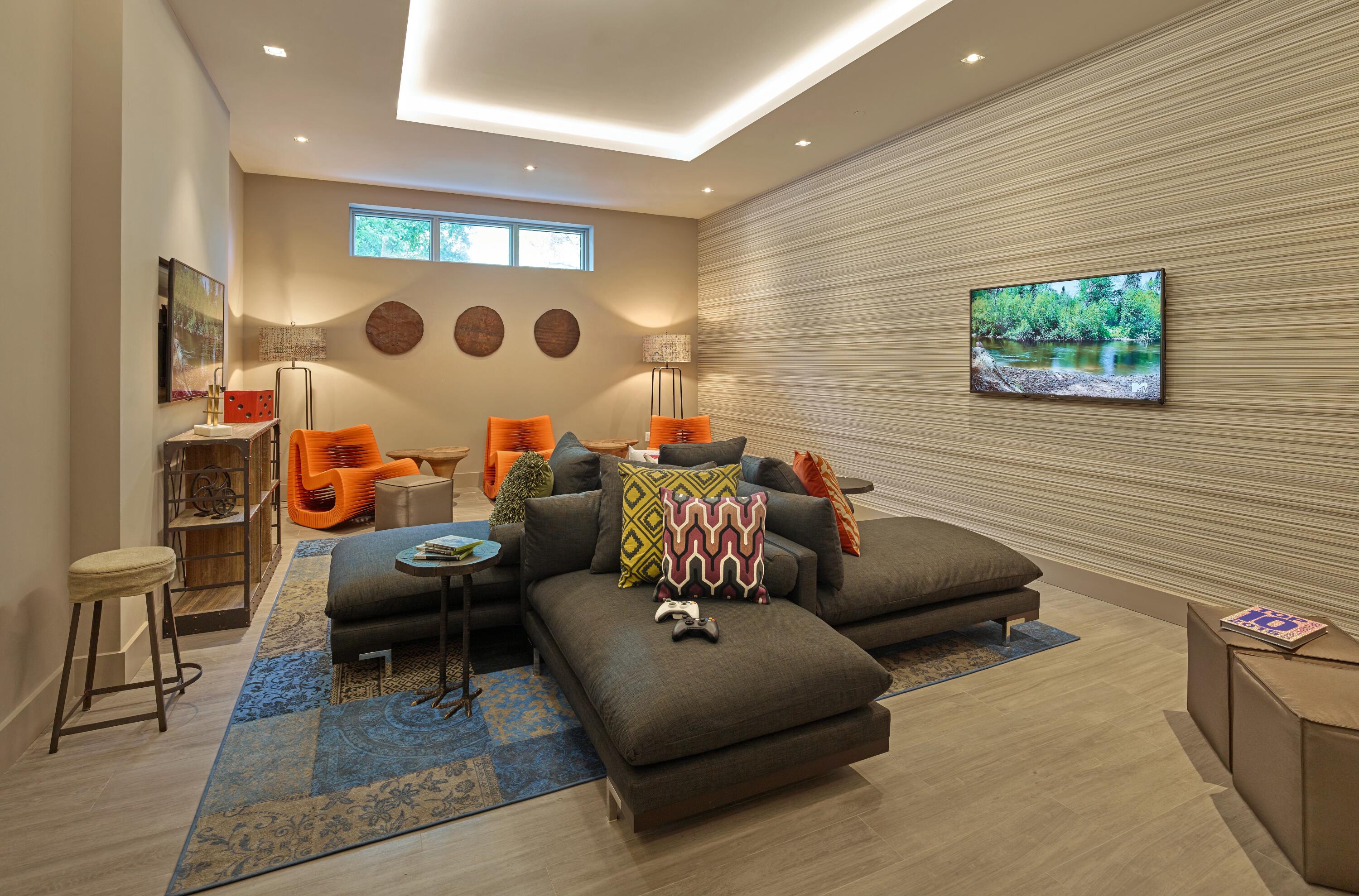 17301 Biscayne #707, North Miami Beach FL 33160