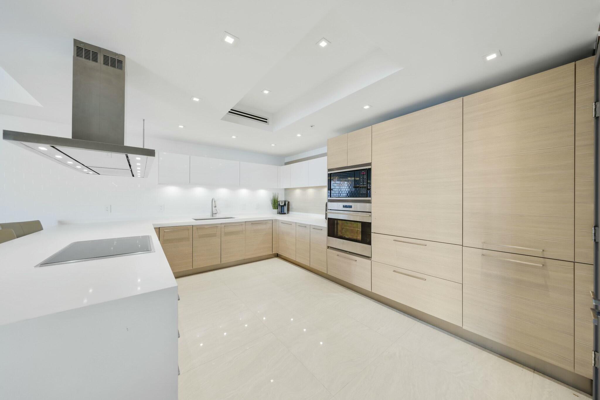 17301 Biscayne #707, North Miami Beach FL 33160