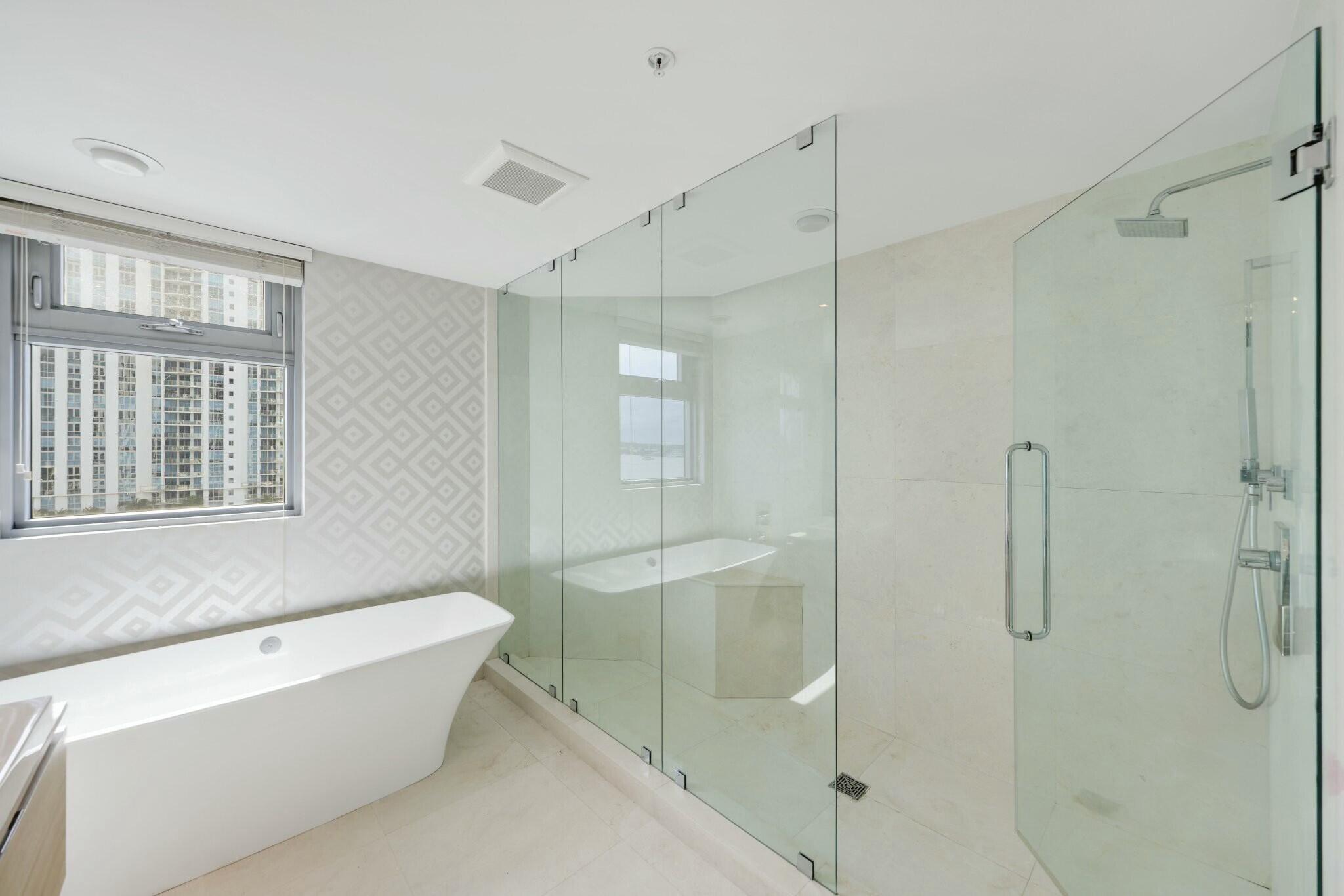 17301 Biscayne #707, North Miami Beach FL 33160