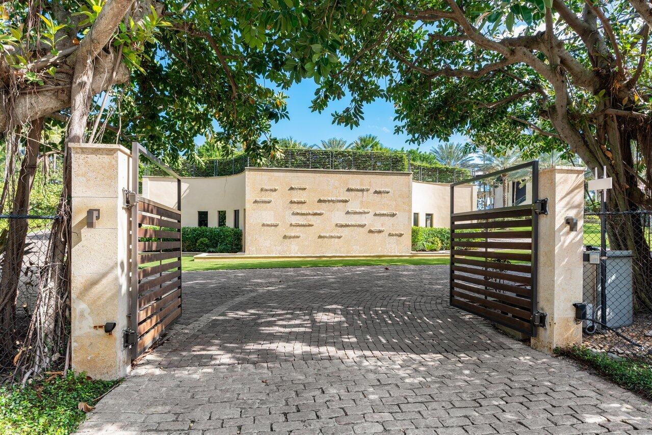 1370 S Ocean, Manalapan FL 33462