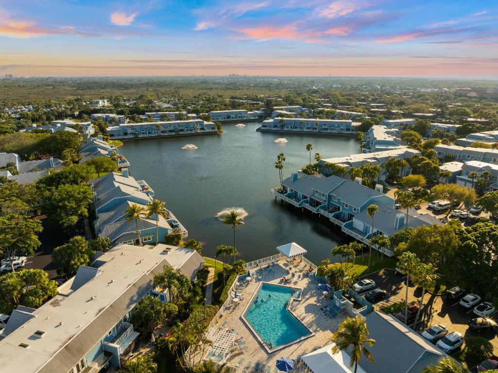210 Ocean Dunes, Jupiter FL 33477