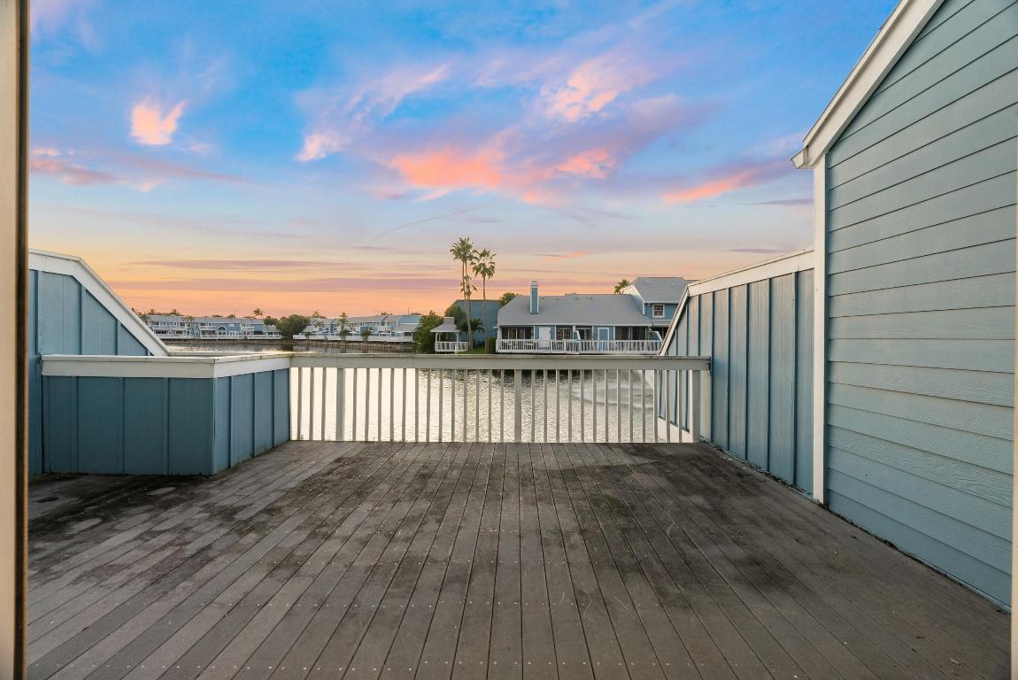 210 Ocean Dunes, Jupiter FL 33477