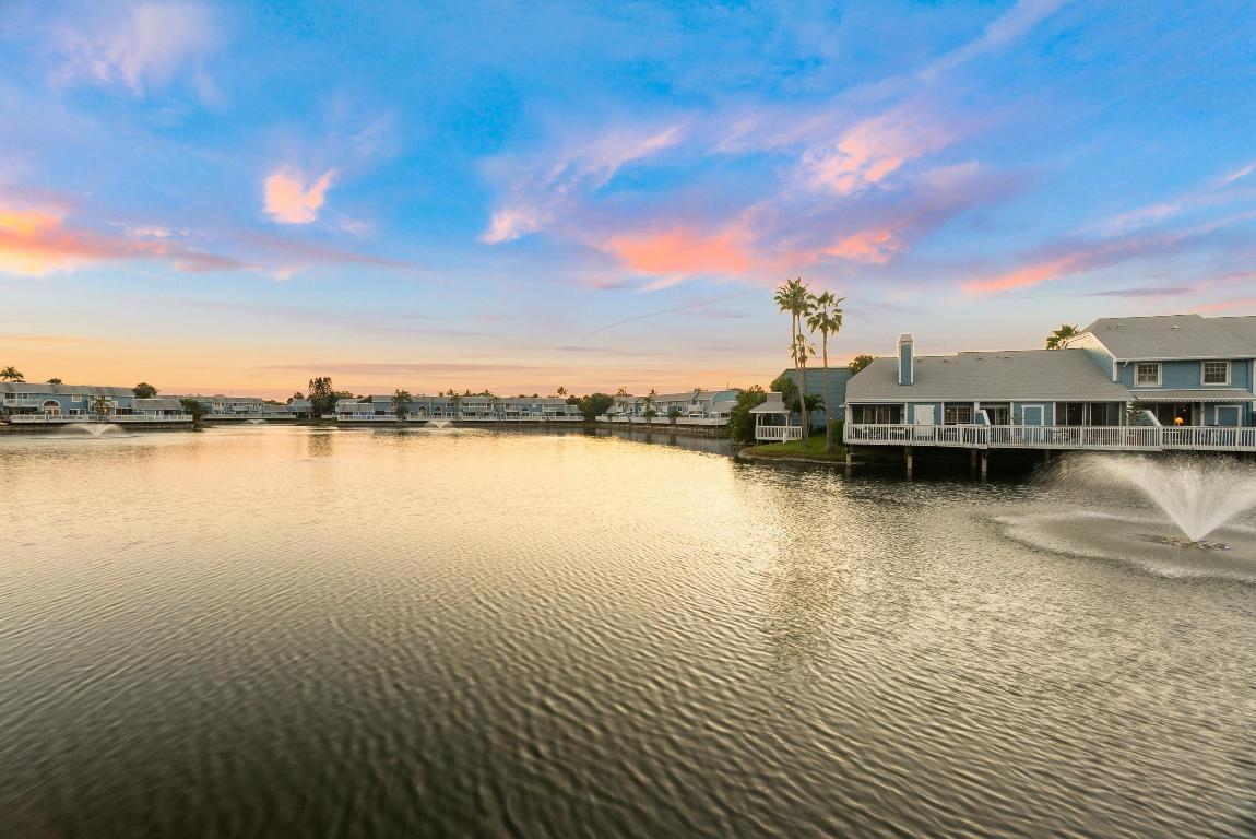 210 Ocean Dunes, Jupiter FL 33477