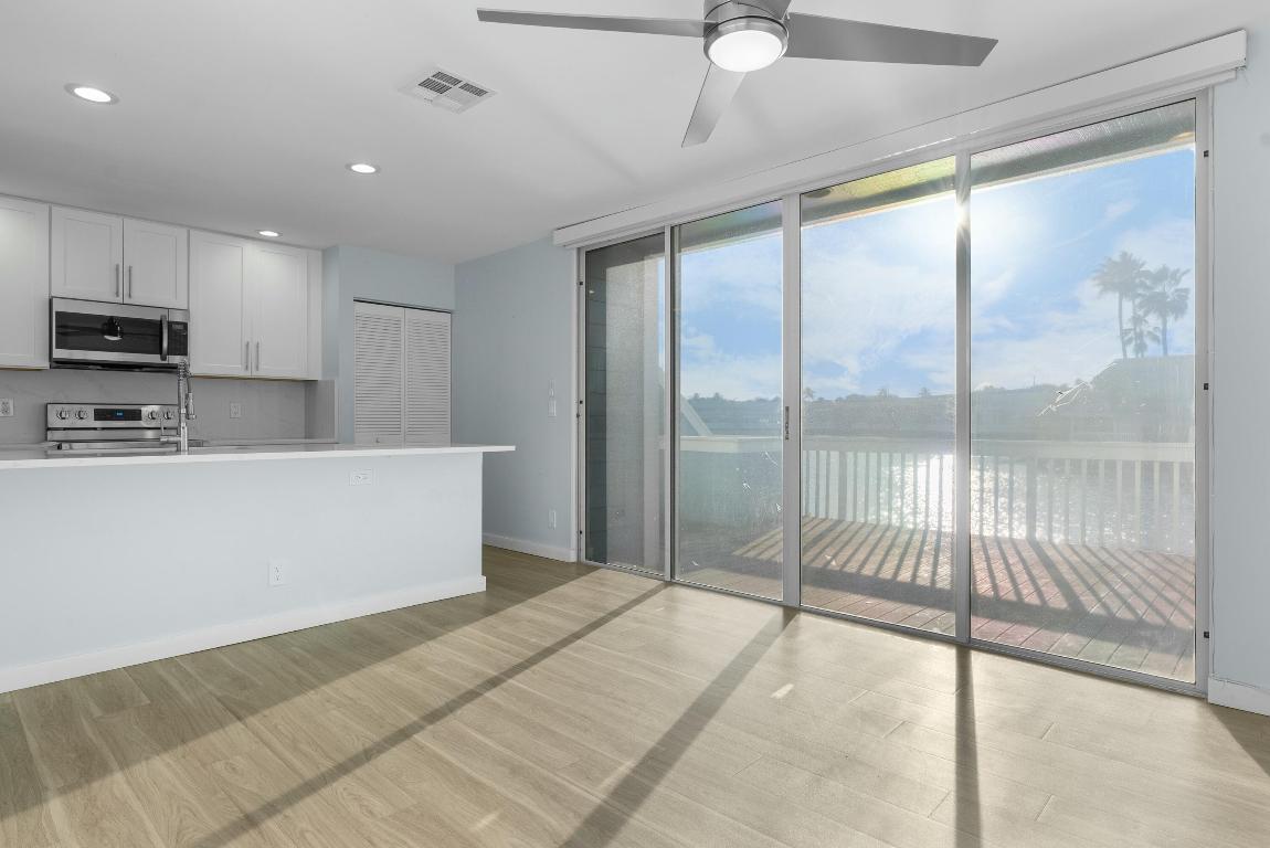 210 Ocean Dunes, Jupiter FL 33477