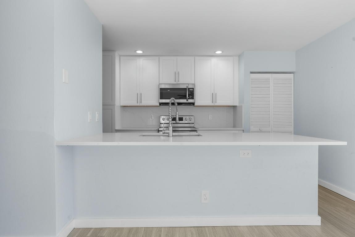 210 Ocean Dunes, Jupiter FL 33477