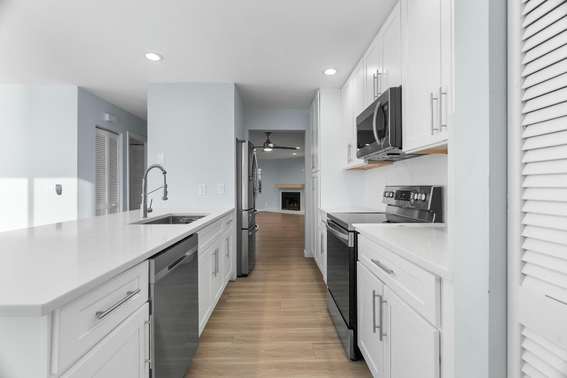 210 Ocean Dunes, Jupiter FL 33477