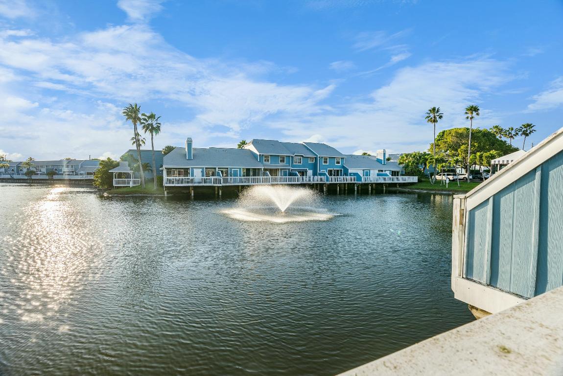 210 Ocean Dunes, Jupiter FL 33477