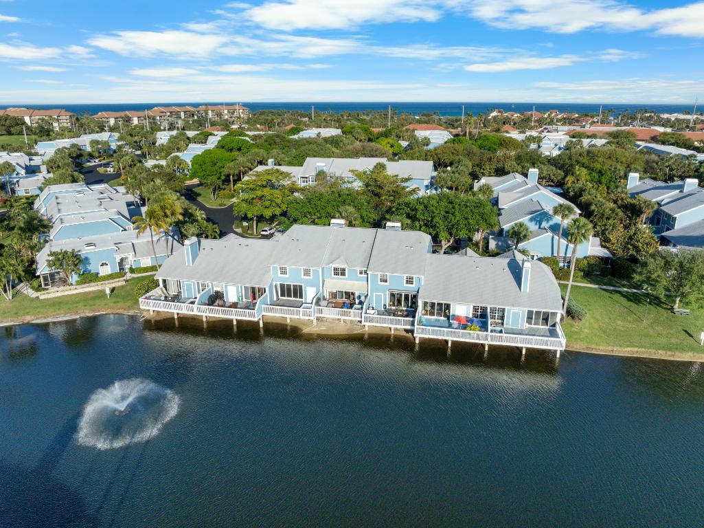 210 Ocean Dunes, Jupiter FL 33477