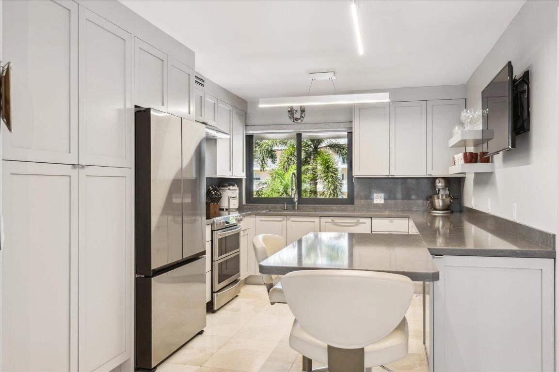 3020 NE 49th #2, Fort Lauderdale FL 33308