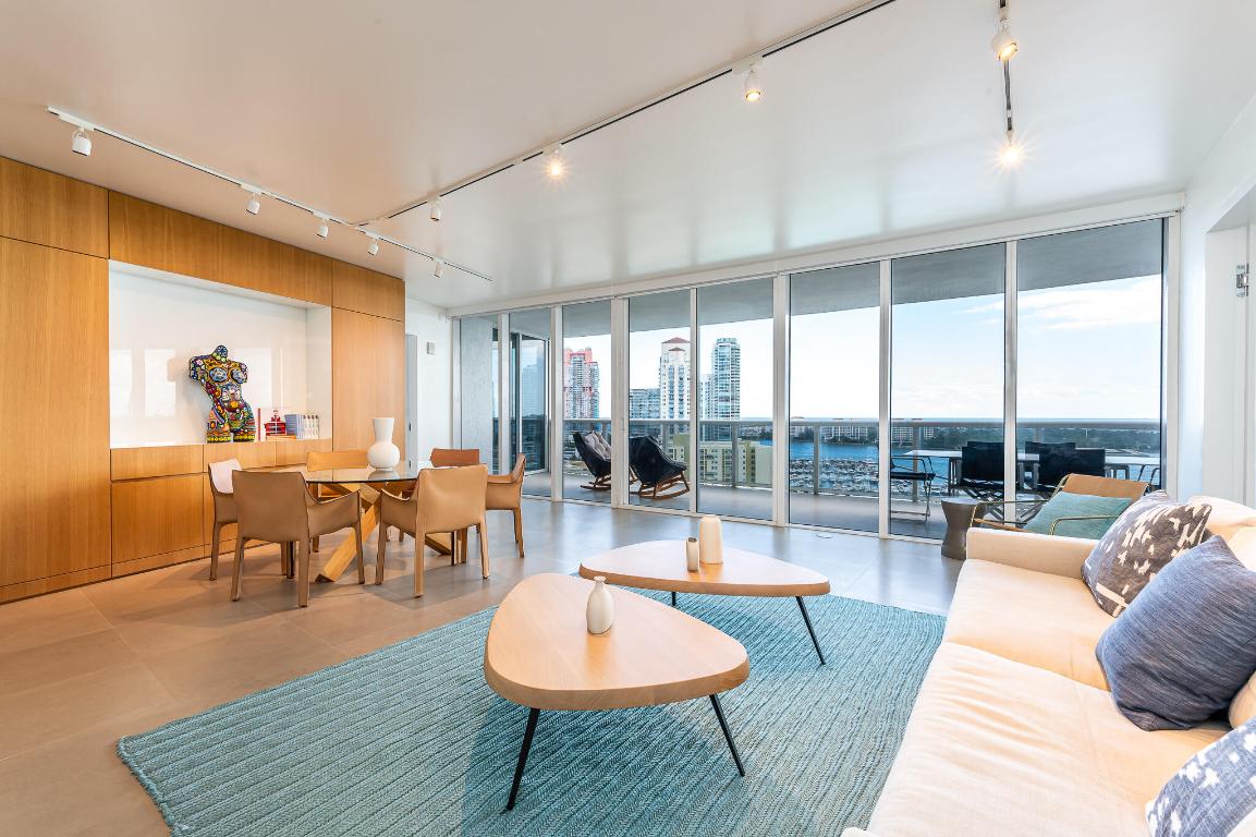 400 Alton #1808, Miami Beach FL 33139