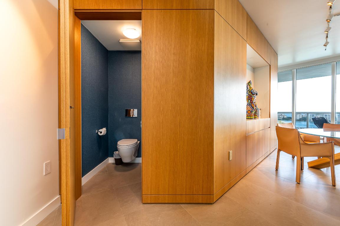 400 Alton #1808, Miami Beach FL 33139