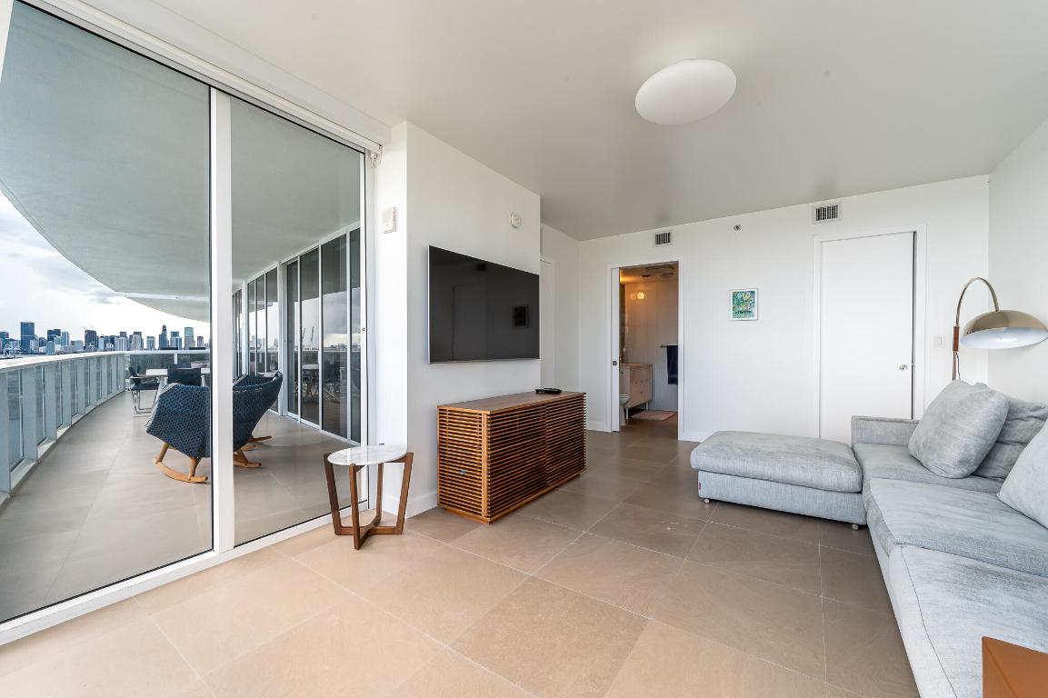 400 Alton #1808, Miami Beach FL 33139