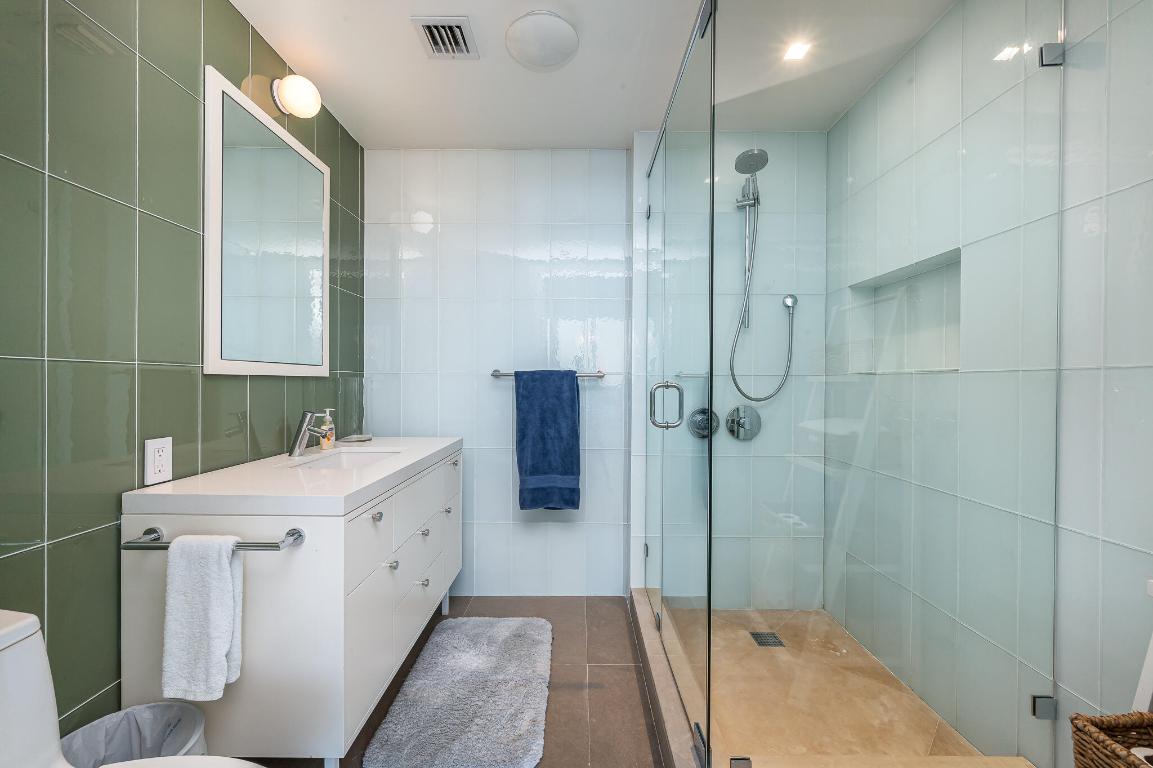400 Alton #1808, Miami Beach FL 33139