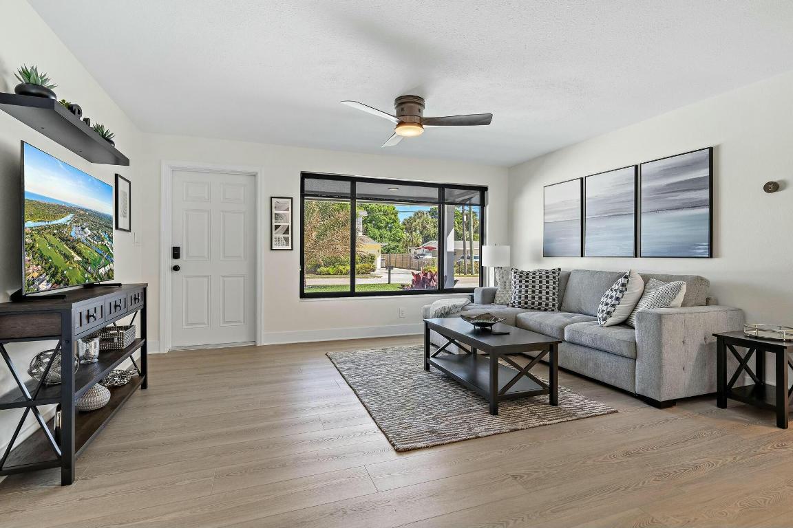2312 Idlewild, Palm Beach Gardens FL 33410