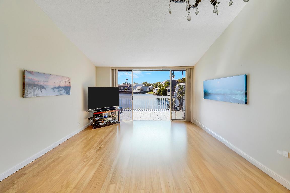213 Ocean Dunes, Jupiter FL 33477